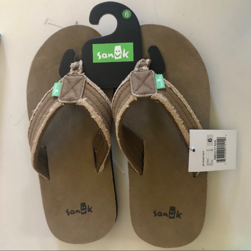 Sanuk flip flops sandals